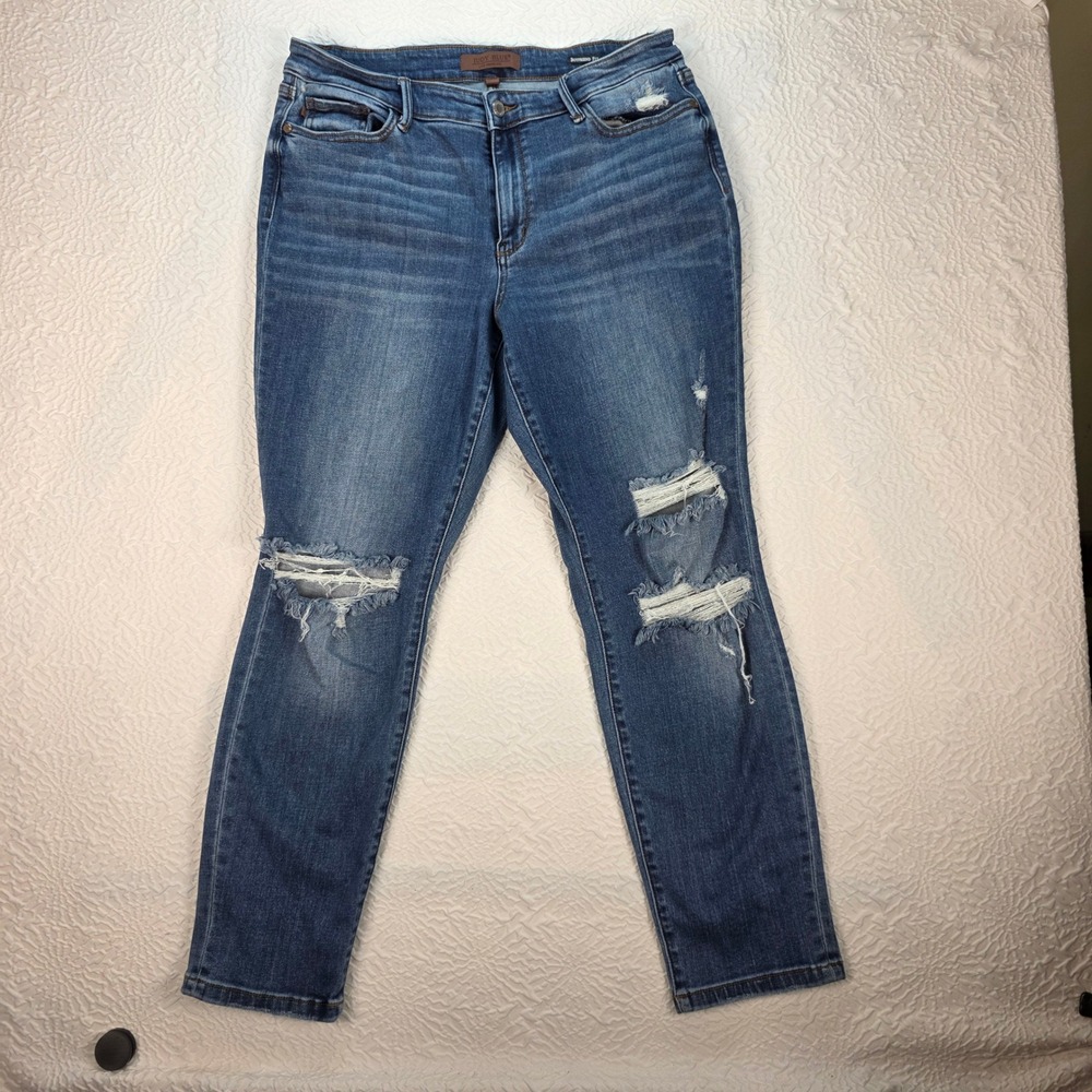 Judy Blue Boyfriend Fit Distressed Medium‎ Wash Jeans Size 15/32 JB82663MD
